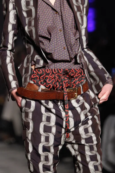 Look 85